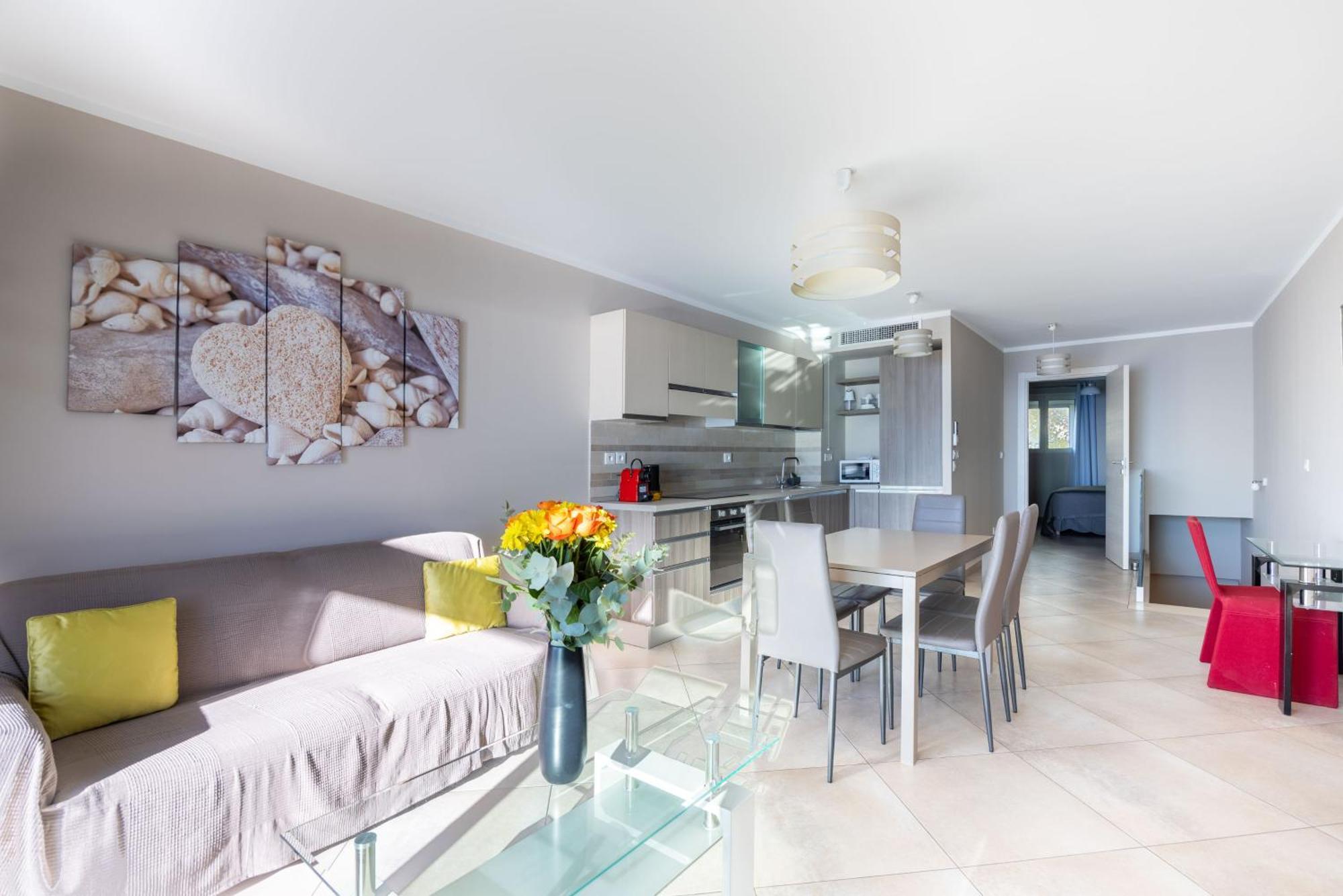 Le Midi 8 By Estates Cannes Esterno foto