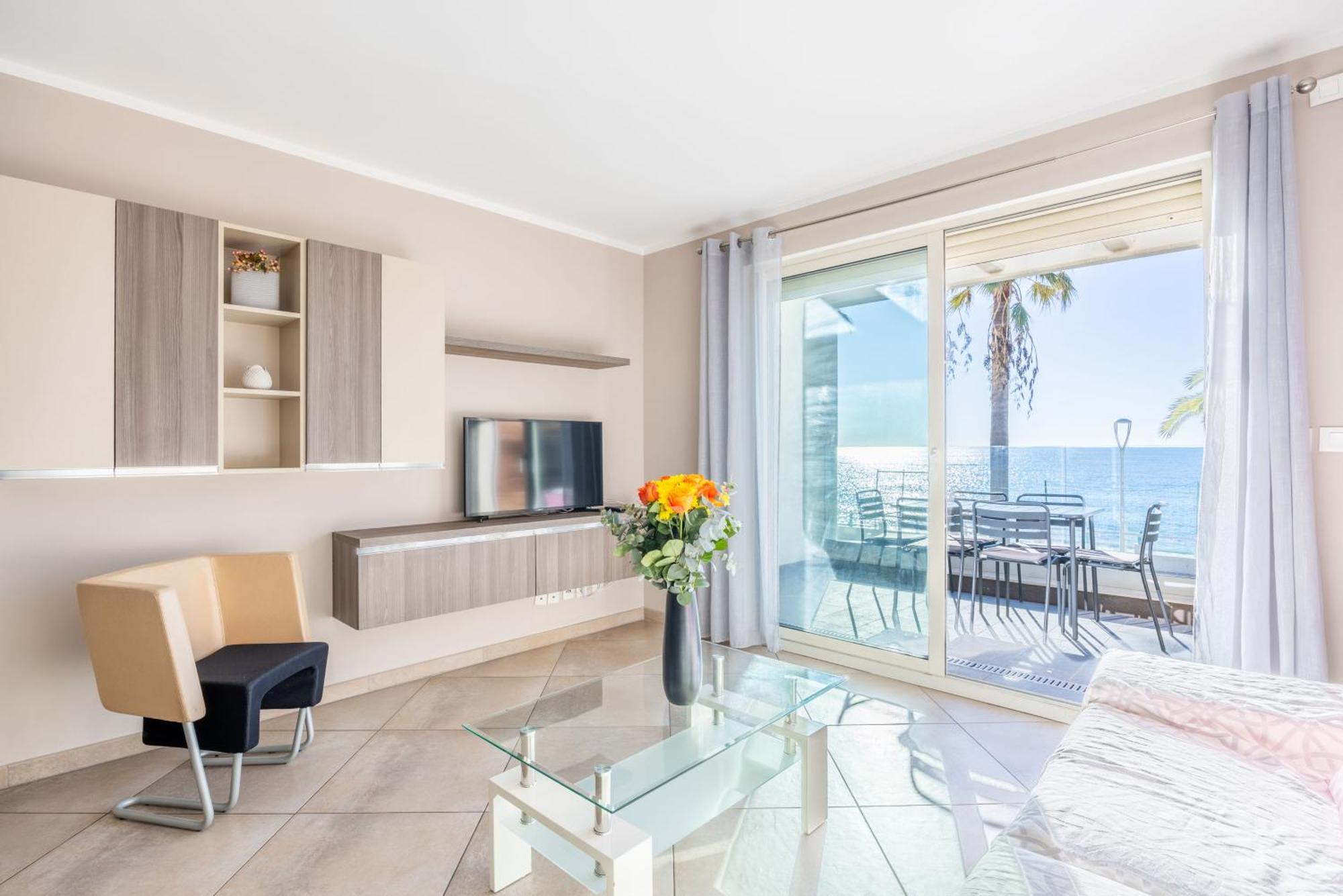 Le Midi 8 By Estates Cannes Esterno foto